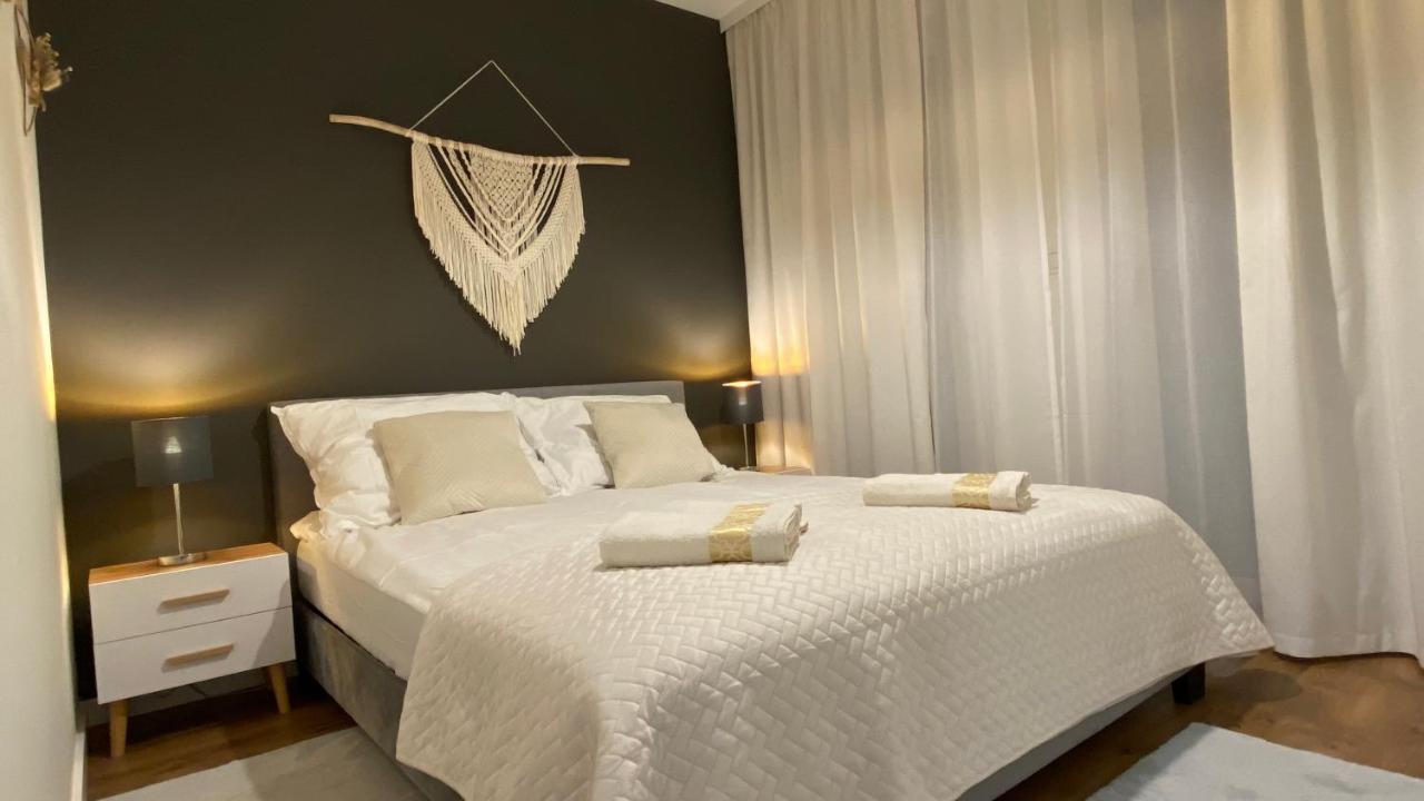 Apartment 3b