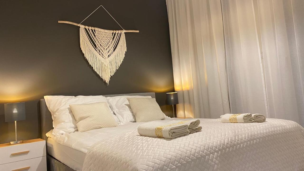 Apartment 3b